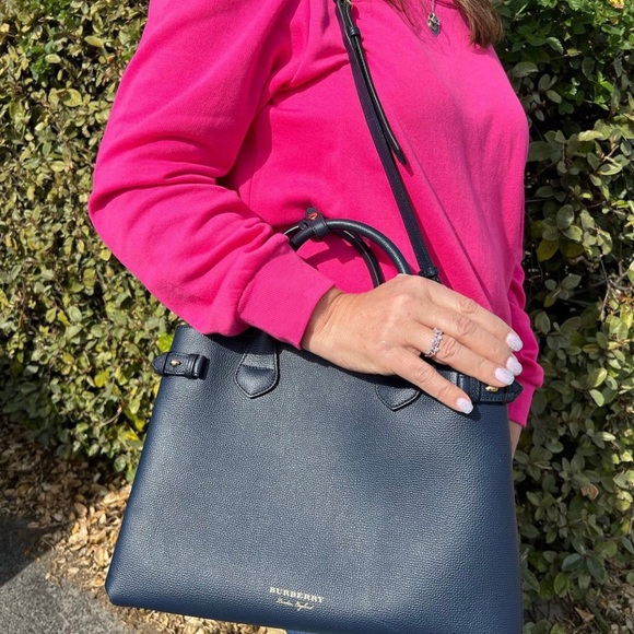 Burberry Banner Medium Tote Shoulder Bag Navy Blue Leather - Picture 1 of 14